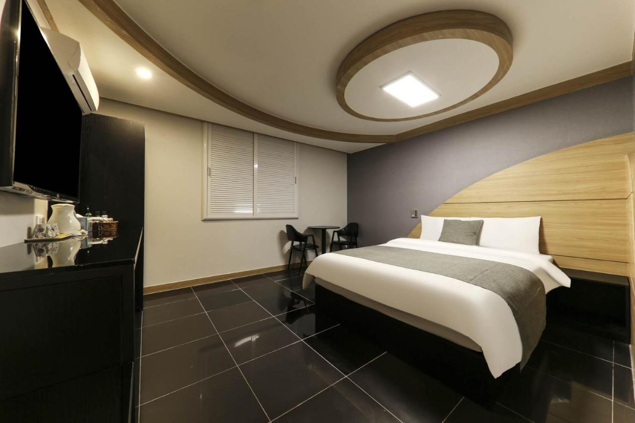Major Hotel Jeju Buitenkant foto
