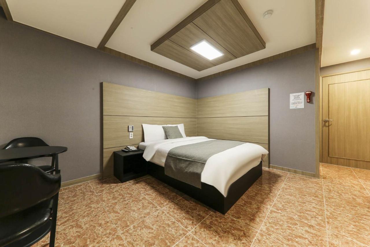 Major Hotel Jeju Buitenkant foto
