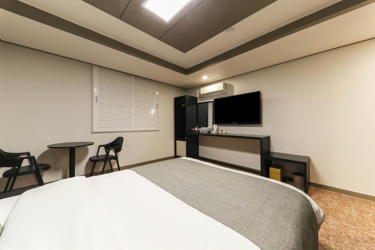 Major Hotel Jeju Buitenkant foto