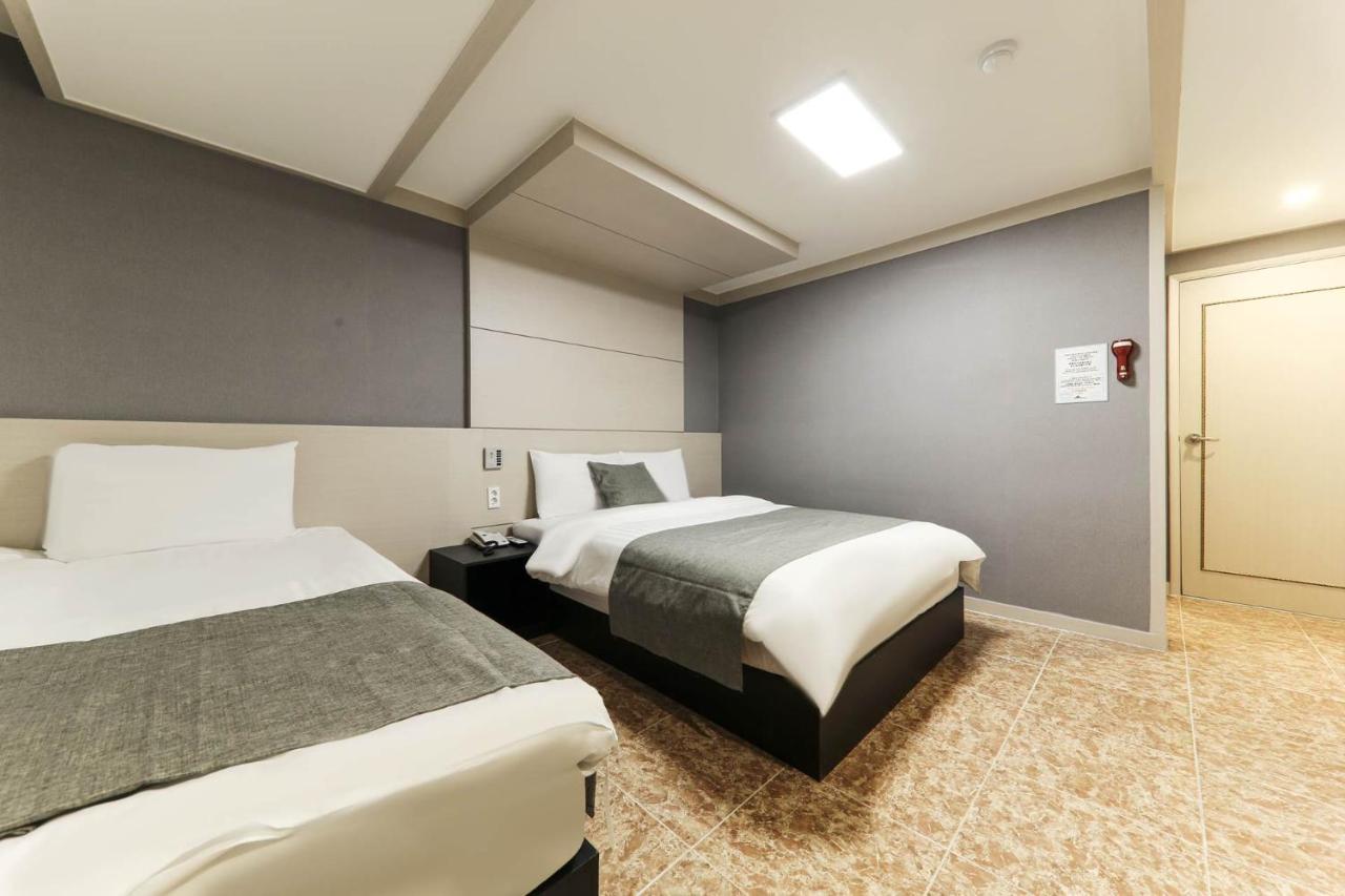 Major Hotel Jeju Buitenkant foto