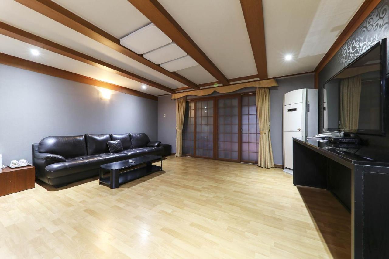 Major Hotel Jeju Buitenkant foto