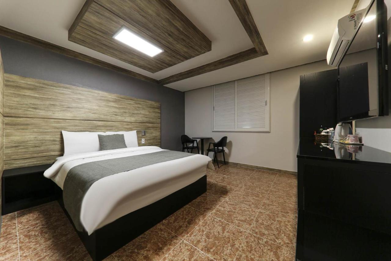 Major Hotel Jeju Buitenkant foto
