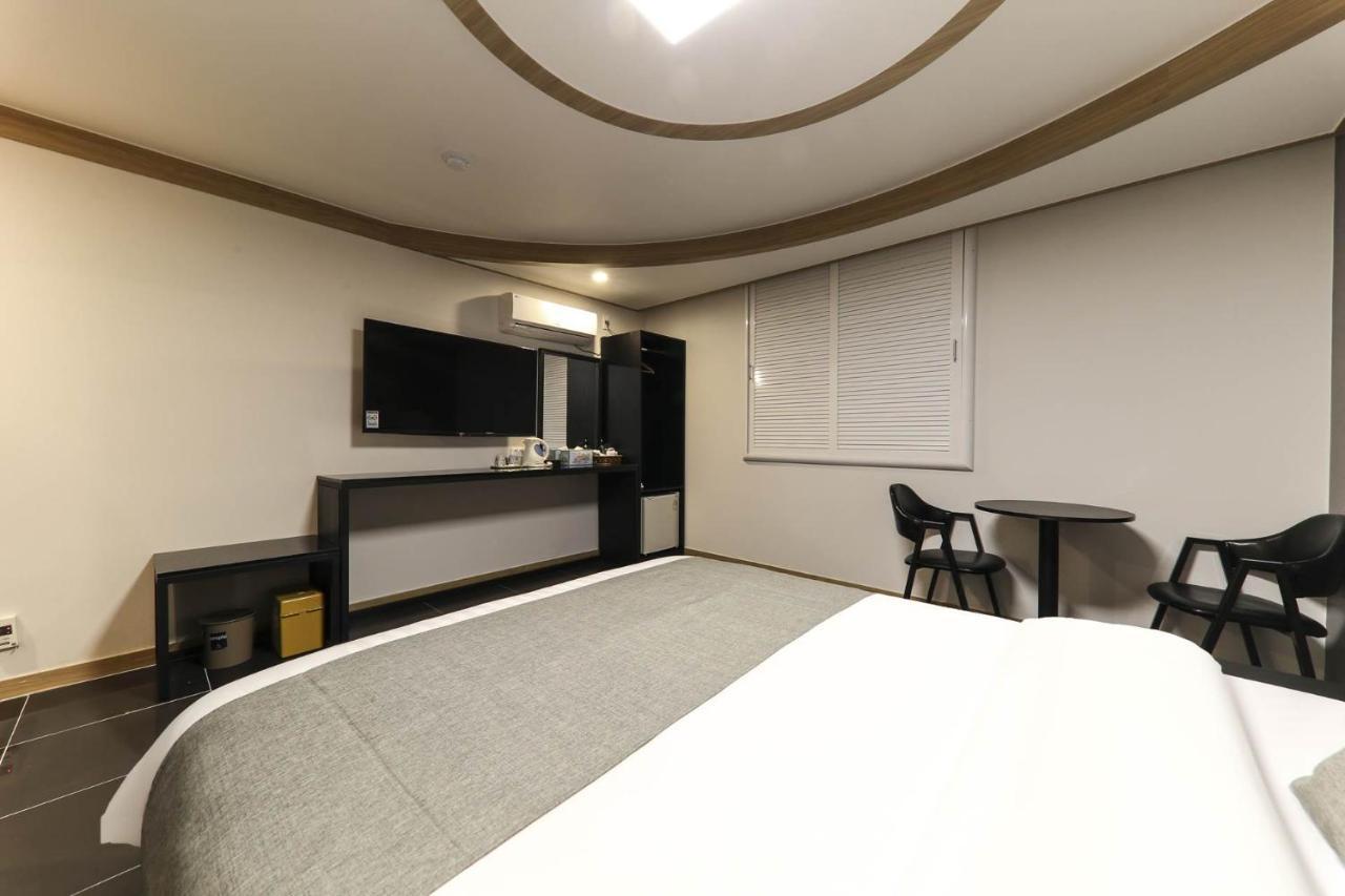 Major Hotel Jeju Buitenkant foto
