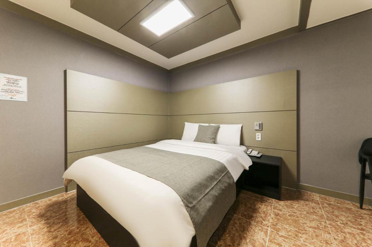 Major Hotel Jeju Buitenkant foto