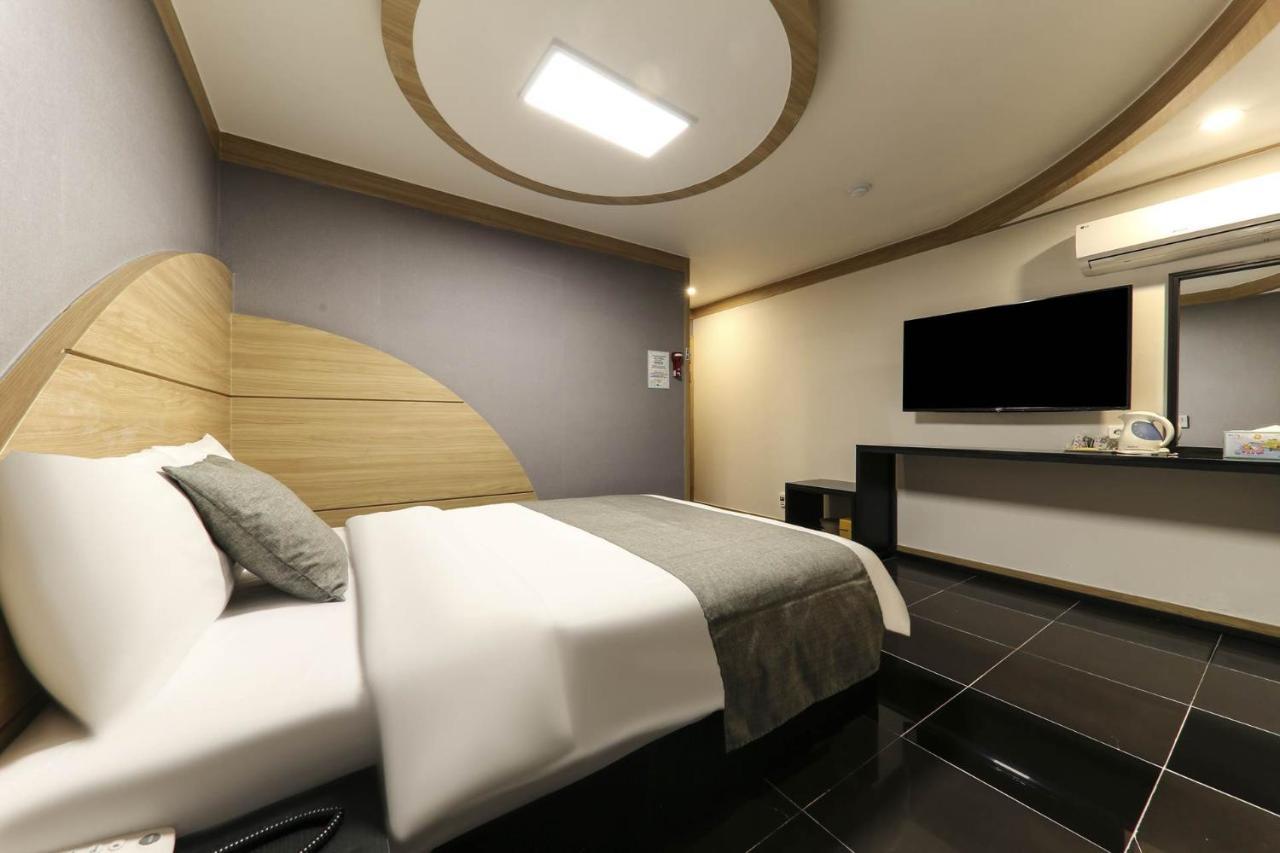 Major Hotel Jeju Buitenkant foto
