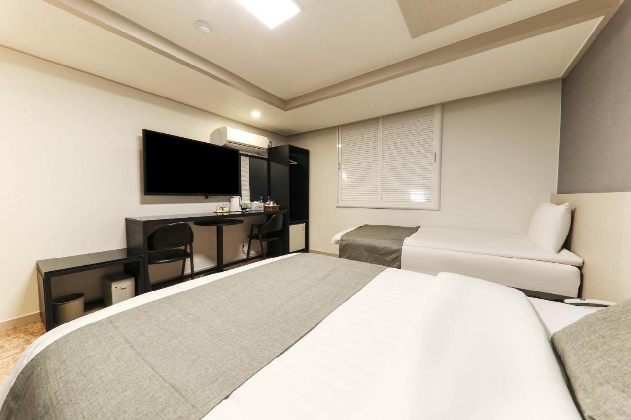 Major Hotel Jeju Buitenkant foto